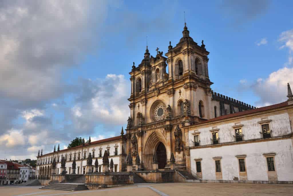 Klasztor w Alcobaca z przodu